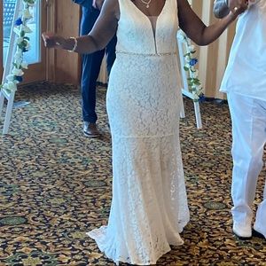 Size 14 ivory lace dress.